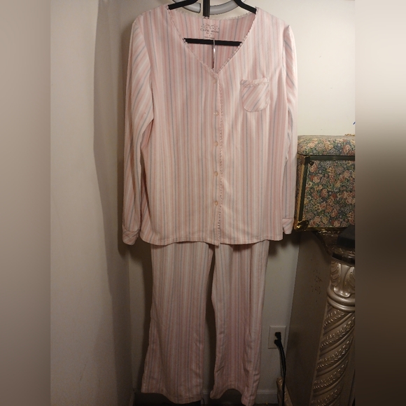 croft & barrow Other - Croft & Barrow Pink Striped Pajama Set